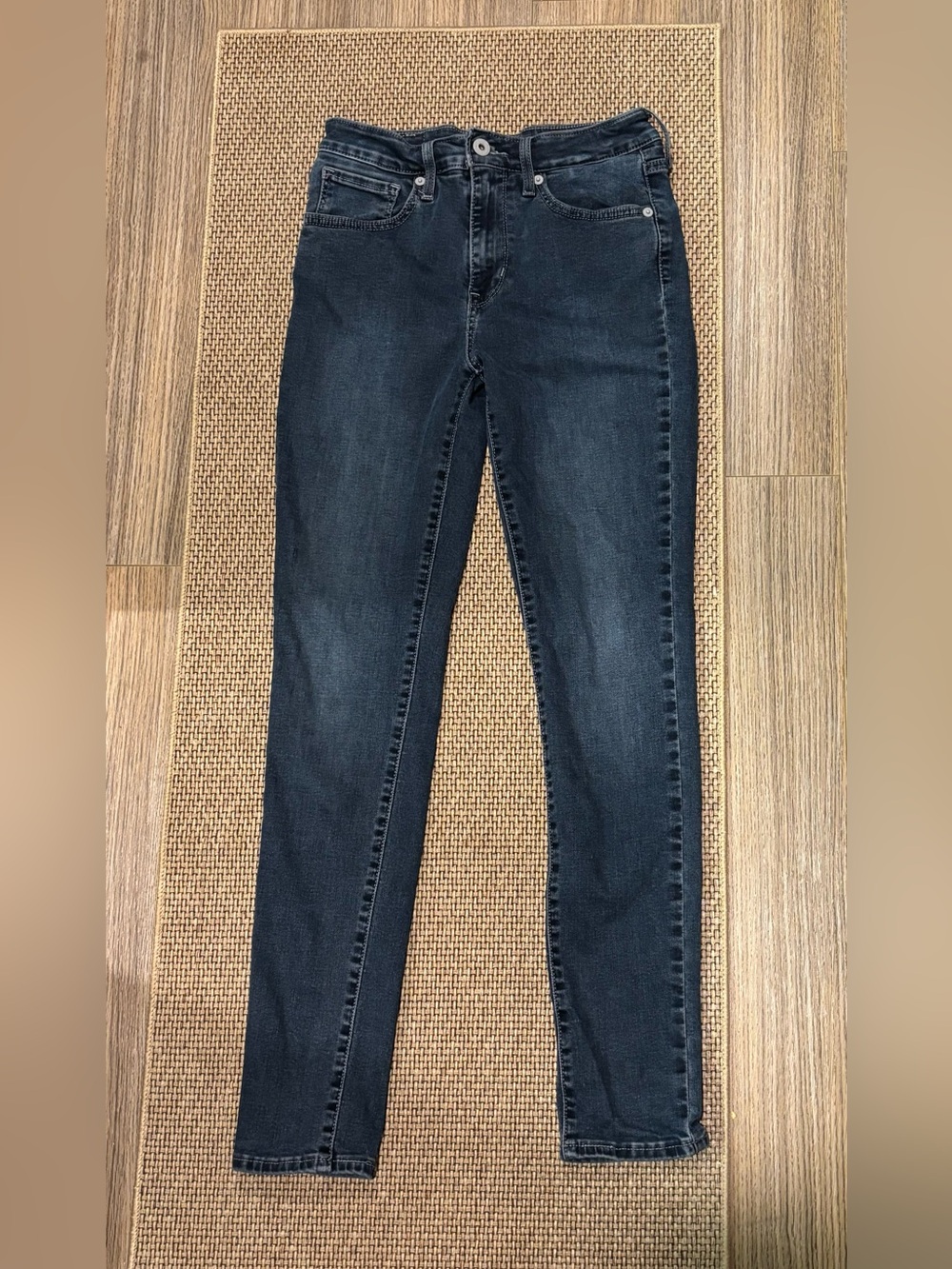 Levi's Dark Wash Skinny Women's Jeans